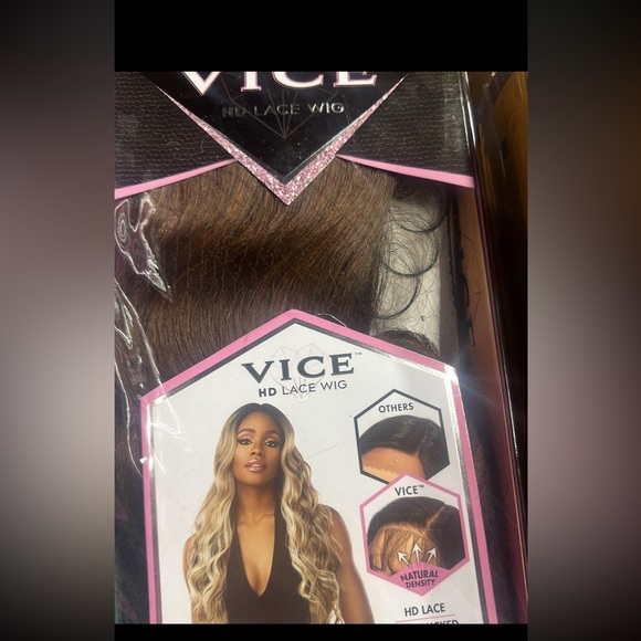 ❤️Lot of 18 NEW LACE FRONT WIGS ALL SOLD TOGETHER - Picture 3 of 10